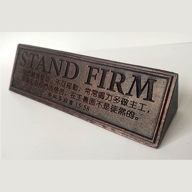 Stand Firm Resin Painted Triangular Ornament Desktop Decor 